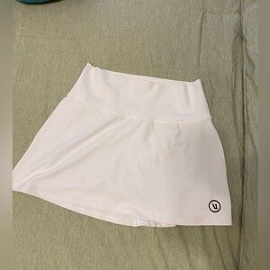 Vuori white skort
